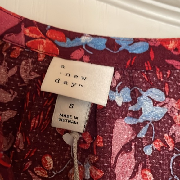 Women’s Blouse - Picture 5 of 6